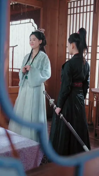 รายงานพระองค์, สมเด็จพระราชินีต้องการหย่า