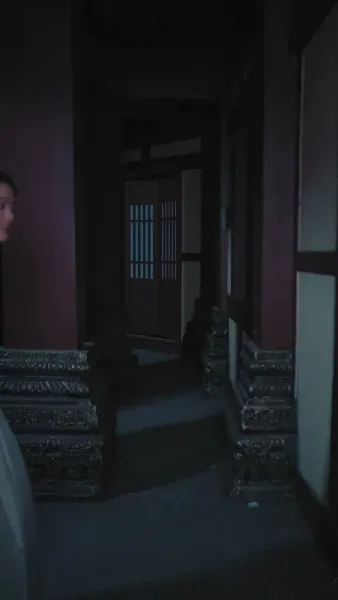 รายงานพระองค์, สมเด็จพระราชินีต้องการหย่า