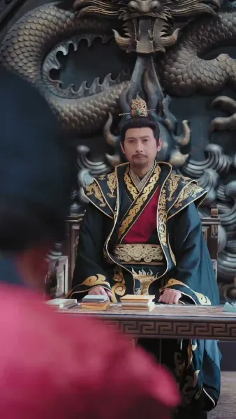 รายงานพระองค์, สมเด็จพระราชินีต้องการหย่า