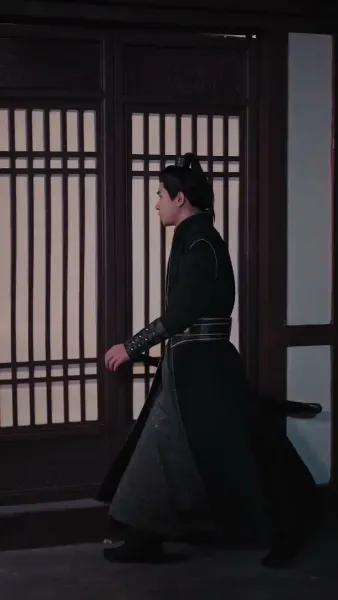 รายงานพระองค์, สมเด็จพระราชินีต้องการหย่า