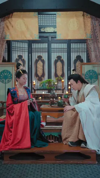 รายงานพระองค์, สมเด็จพระราชินีต้องการหย่า