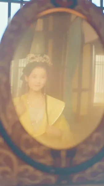 รายงานพระองค์, สมเด็จพระราชินีต้องการหย่า