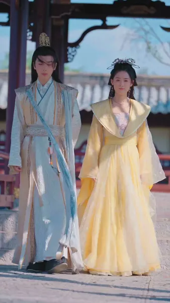 รายงานพระองค์, สมเด็จพระราชินีต้องการหย่า