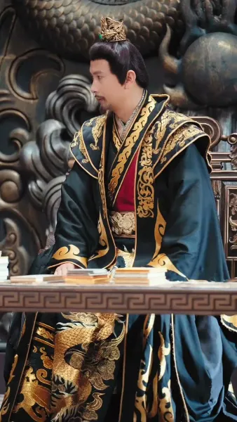 รายงานพระองค์, สมเด็จพระราชินีต้องการหย่า