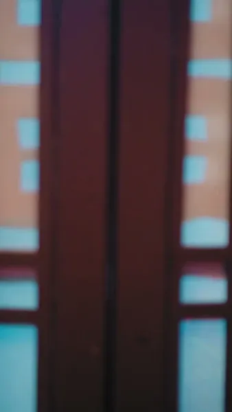 รายงานพระองค์, สมเด็จพระราชินีต้องการหย่า