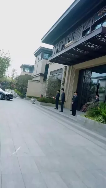 ใครคือคุณชายตัวจริง