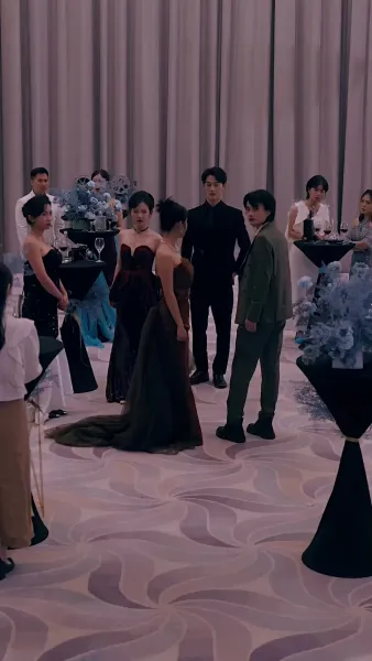 เสน่หาพรมแดง