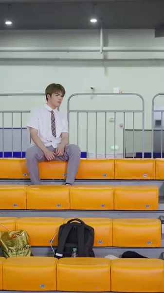 แสงจันทร์สีขาวกลับมามีชีวิตอีกครั้ง