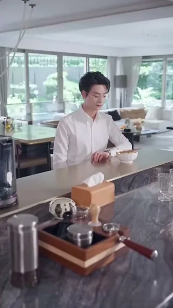 แสงจันทร์สีขาวกลับมามีชีวิตอีกครั้ง