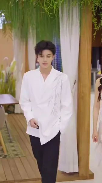 แสงจันทร์สีขาวกลับมามีชีวิตอีกครั้ง