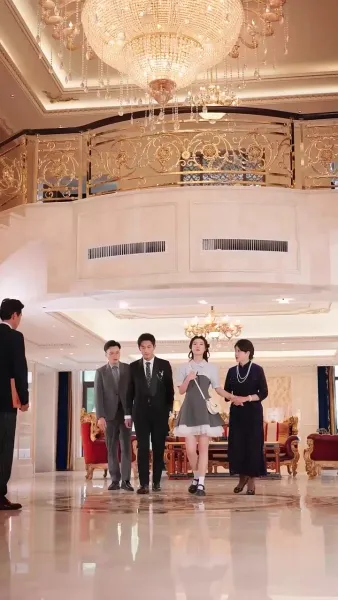 กุหลาบอาบโชค