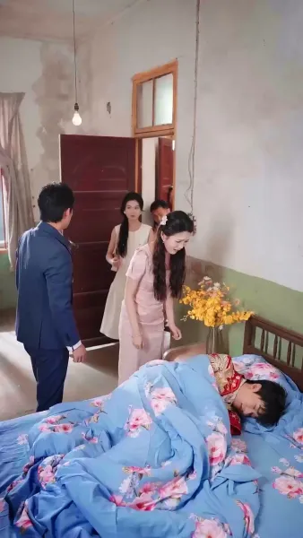 กุหลาบอาบโชค