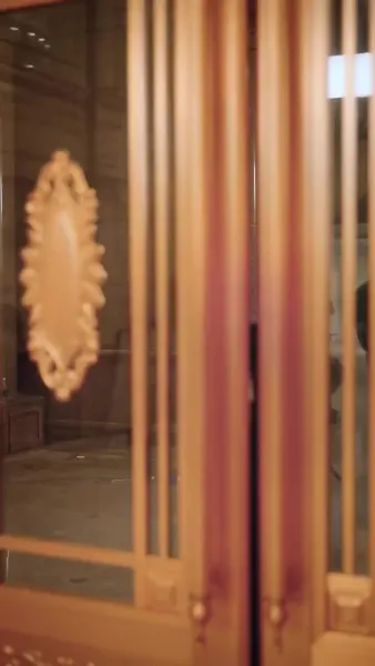 กุหลาบอาบโชค