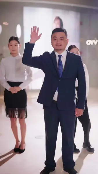 กุหลาบอาบโชค