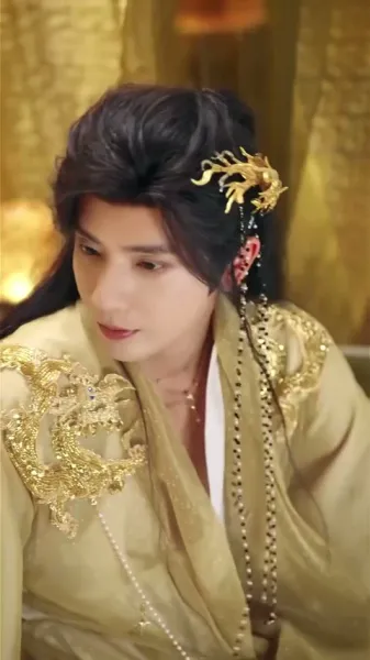 ความอัปยศในผ้าไหม