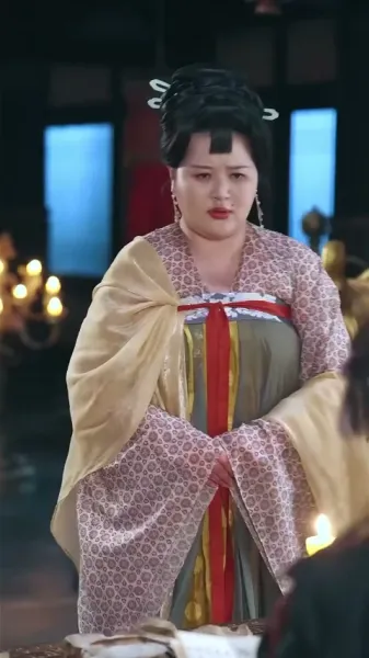 ความอัปยศในผ้าไหม