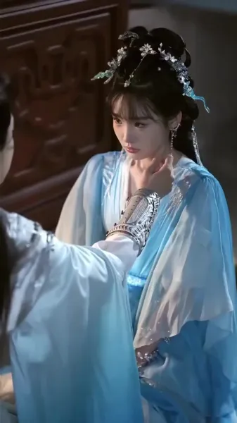 ความอัปยศในผ้าไหม