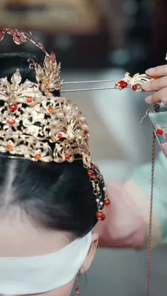 (พากย์เสียง) เมื่อบุปผาร่วงโรย