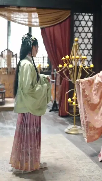 (พากย์เสียง) เมื่อบุปผาร่วงโรย