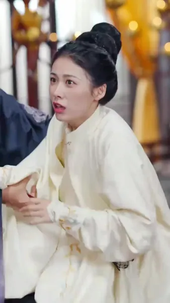 (พากย์เสียง) เมื่อบุปผาร่วงโรย