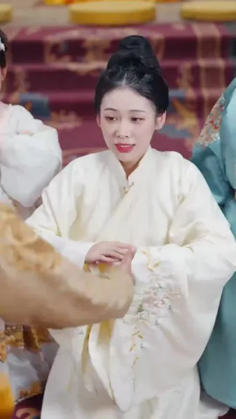 (พากย์เสียง) เมื่อบุปผาร่วงโรย