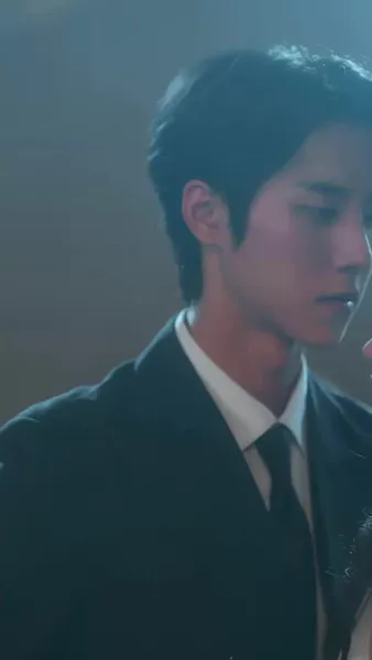 ร้อยล้านแลกใจ รุ่นพี่ที่รัก