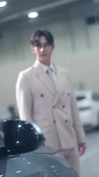 ร้อยล้านแลกใจ รุ่นพี่ที่รัก