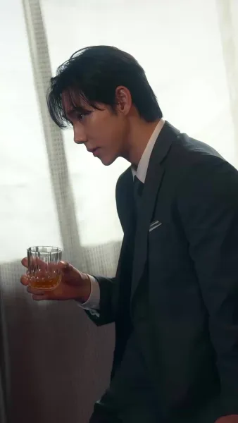 ร้อยล้านแลกใจ รุ่นพี่ที่รัก