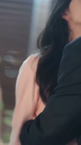 ร้อยล้านแลกใจ รุ่นพี่ที่รัก