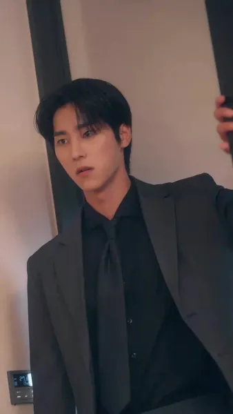 ร้อยล้านแลกใจ รุ่นพี่ที่รัก