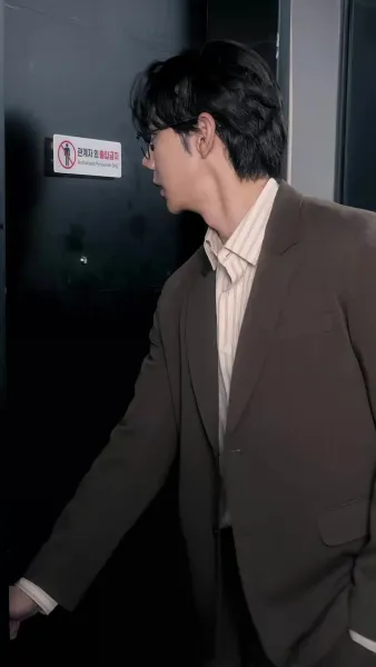 ร้อยล้านแลกใจ รุ่นพี่ที่รัก