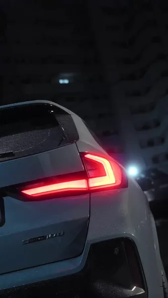 ร้อยล้านแลกใจ รุ่นพี่ที่รัก