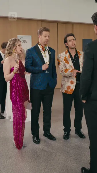 อย่าแตะพ่อของฉันที่ถือปืน!