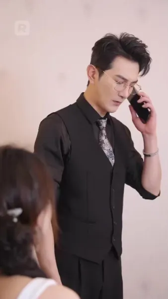 ถูกผูกพันกับมหานุค: ประสบการณ์ที่ไม่คาดคิดของเธอ