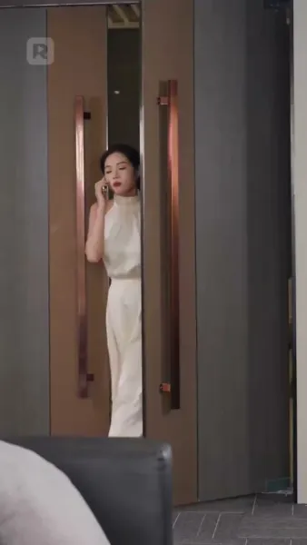 ถูกผูกพันกับมหานุค: ประสบการณ์ที่ไม่คาดคิดของเธอ