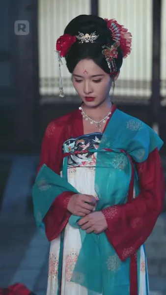 อภิเษกสมรสกับ ท่านอ๋องสายแบด