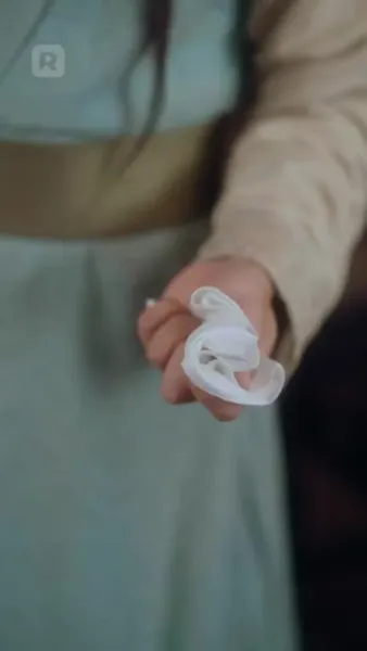 อภิเษกสมรสกับ ท่านอ๋องสายแบด