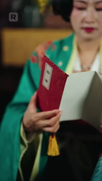 อภิเษกสมรสกับ ท่านอ๋องสายแบด