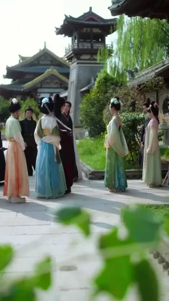 อภิเษกสมรสกับ ท่านอ๋องสายแบด