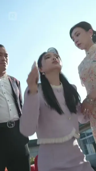 สามสตรีบูชาบูรพการี