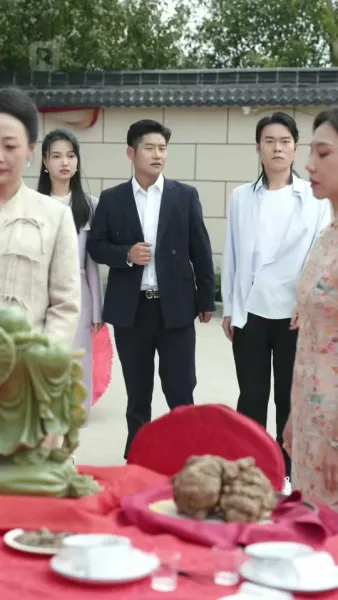 สามสตรีบูชาบูรพการี