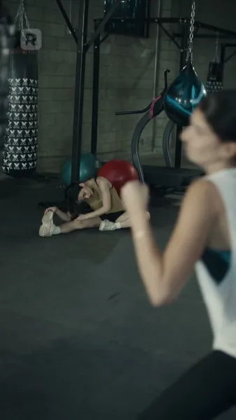 แรงดึงดูดร้ายแรง: เจ้าหญิงลูกผสม