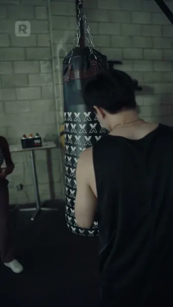 แรงดึงดูดร้ายแรง: เจ้าหญิงลูกผสม