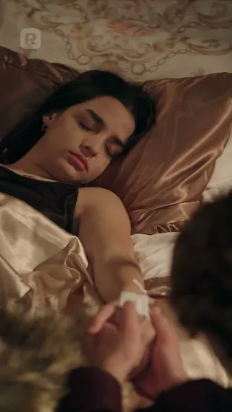 แรงดึงดูดร้ายแรง: เจ้าหญิงลูกผสม