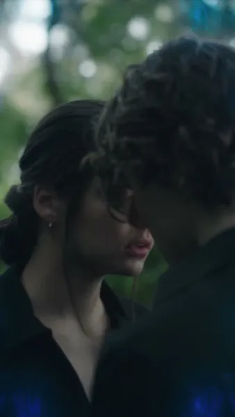 แรงดึงดูดร้ายแรง: เจ้าหญิงลูกผสม