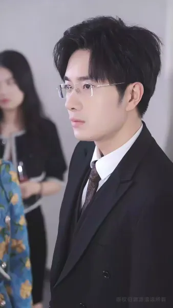 โฉมแทนใต้แสงอำนาจ