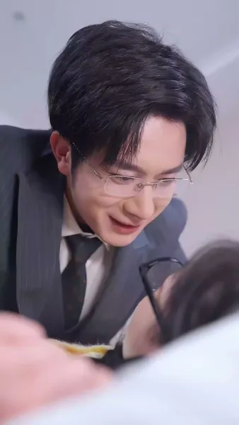 โฉมแทนใต้แสงอำนาจ