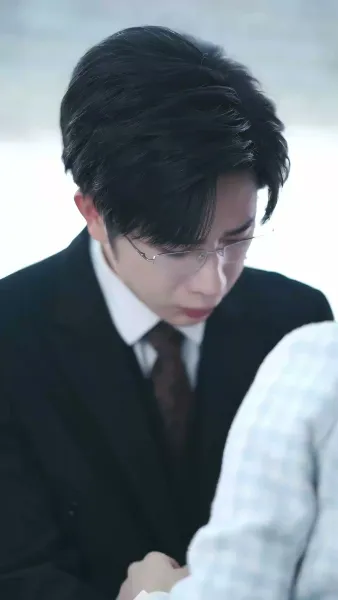 โฉมแทนใต้แสงอำนาจ