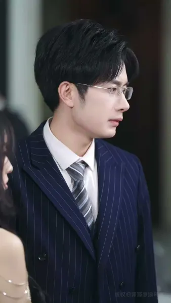 โฉมแทนใต้แสงอำนาจ