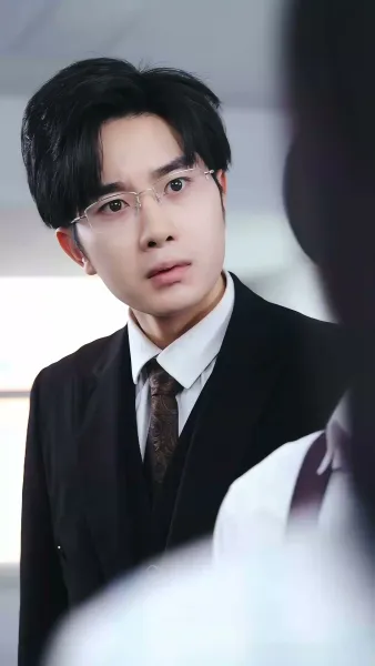 โฉมแทนใต้แสงอำนาจ